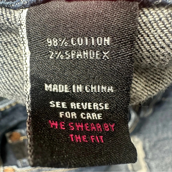 Torrid Plus Size Light Distress Straight Leg Jeans. Sz: 20 - Picture 6 of 6